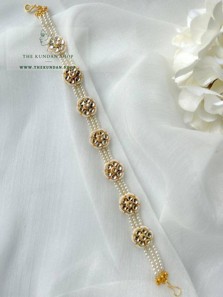 Floral Pearls - Headband Mathapathi THE KUNDAN SHOP 