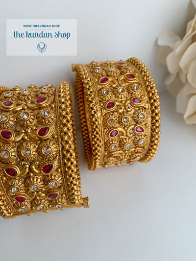 Dignified Kangans Bangles THE KUNDAN SHOP 