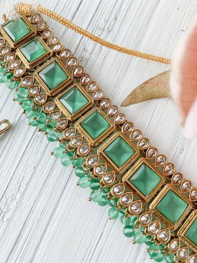 Attract in Green Necklace Sets THE KUNDAN SHOP 