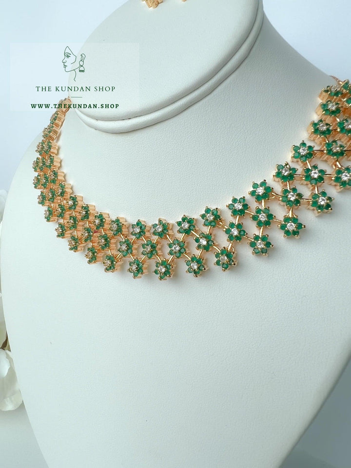 Consequential in Emerald Necklace Sets THE KUNDAN SHOP 