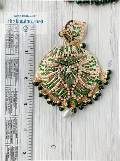 Deliverance in Green Necklace Sets THE KUNDAN SHOP 