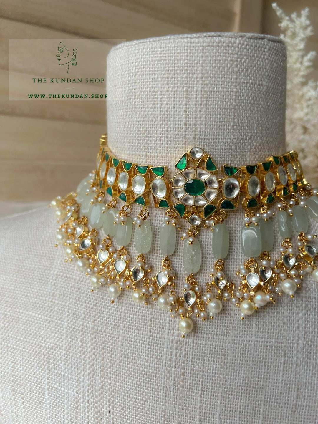 Perceptive in Emerald Necklace Sets THE KUNDAN SHOP 