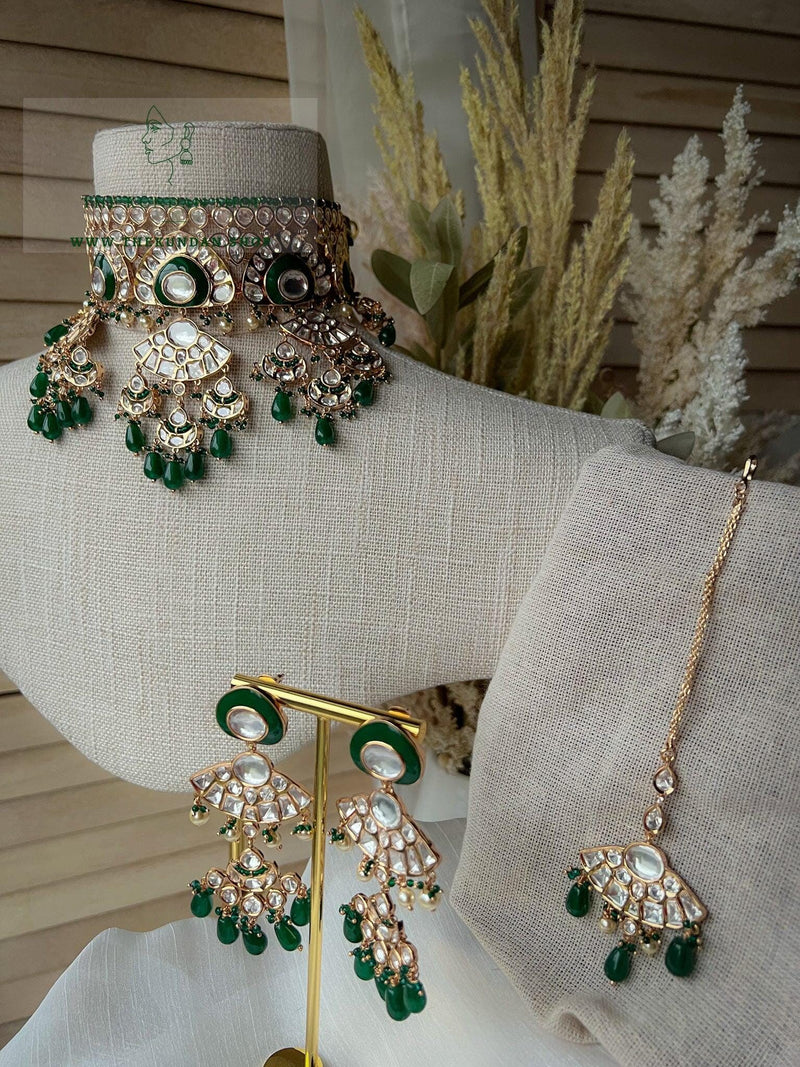 Astonish in Emerald Necklace Sets THE KUNDAN SHOP 