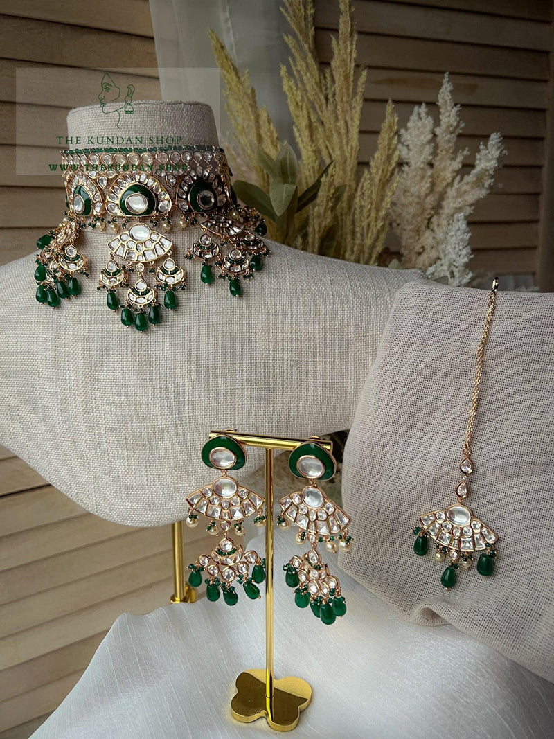 Astonish in Emerald Necklace Sets THE KUNDAN SHOP 