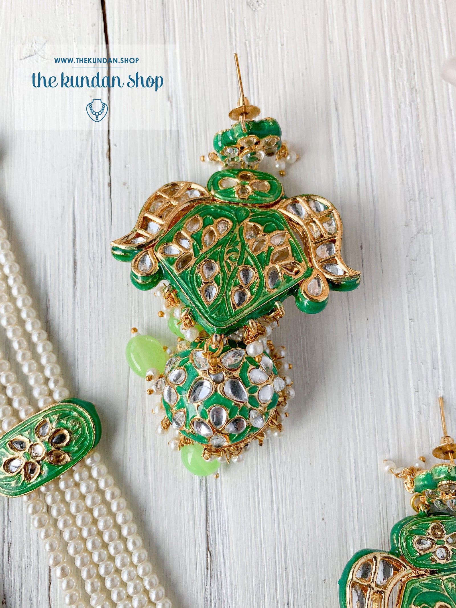 A Sovereign's Pendant in Green Necklace Sets THE KUNDAN SHOP 