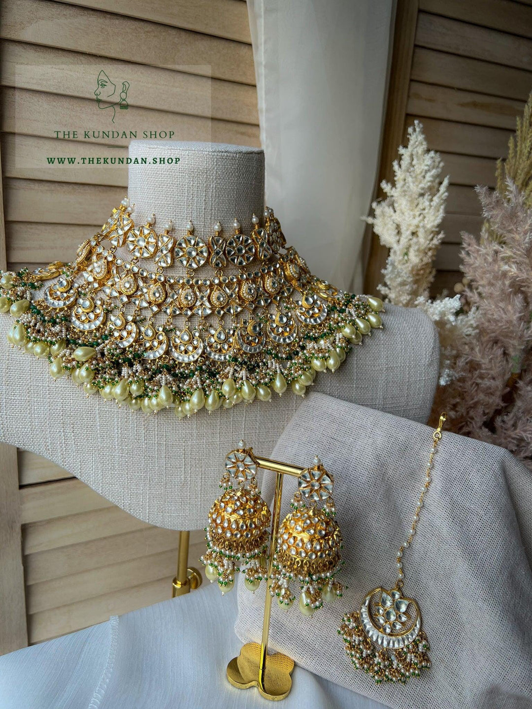 Elysian Kundan in Emerald Necklace Sets THE KUNDAN SHOP 