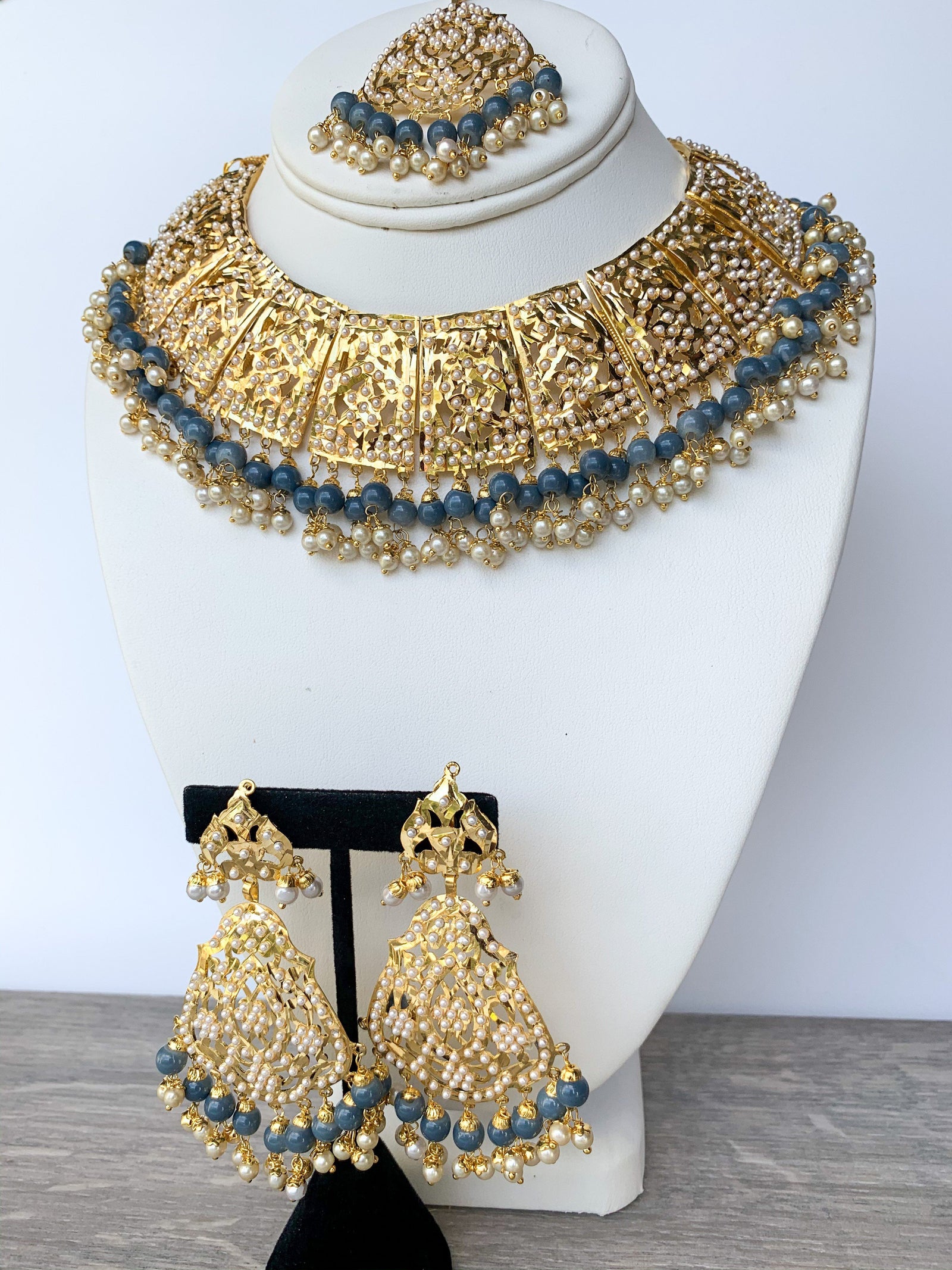 Gleaming in Pearls - Grey Jadau Set Necklace Sets THE KUNDAN SHOP 
