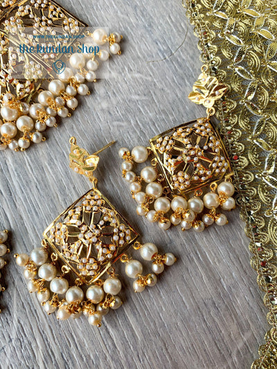 Mesmerized Choker in Pearl Necklace Sets THE KUNDAN SHOP 