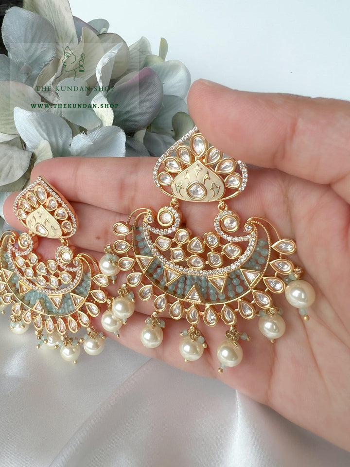 Kundan in a Spade Earrings THE KUNDAN SHOP 