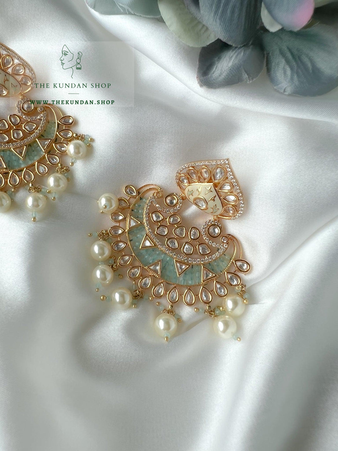 Kundan in a Spade Earrings THE KUNDAN SHOP 
