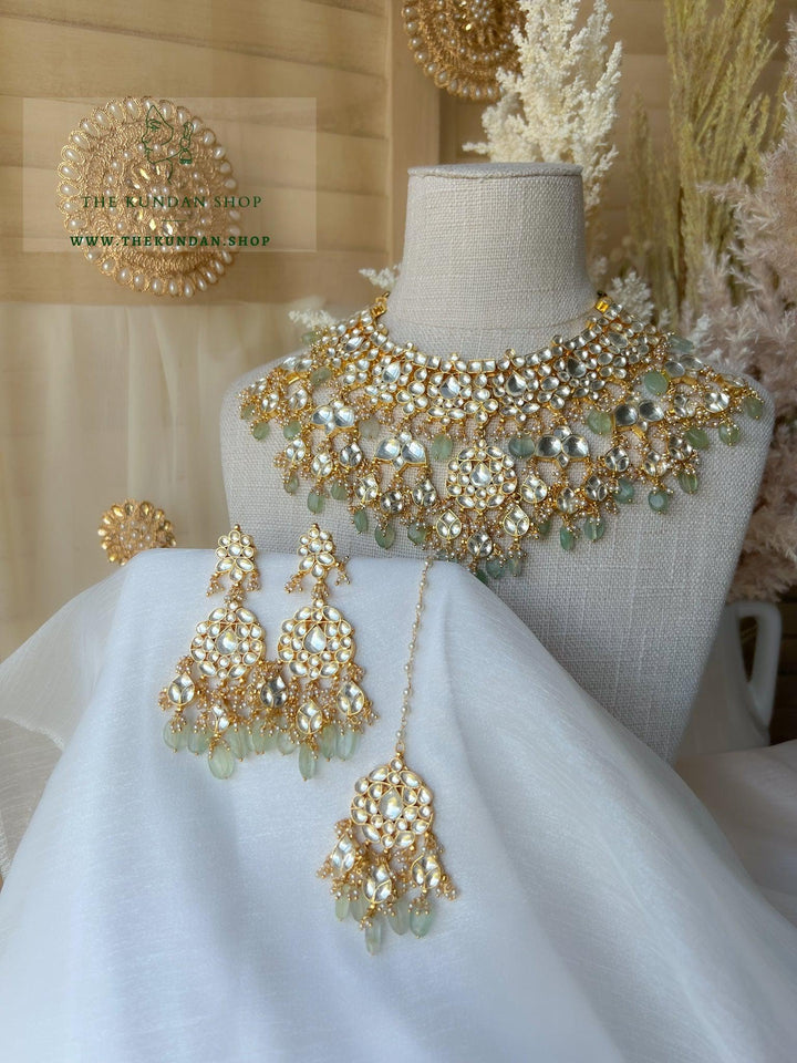 Unconditional Sage in Kundan Necklace Sets THE KUNDAN SHOP 