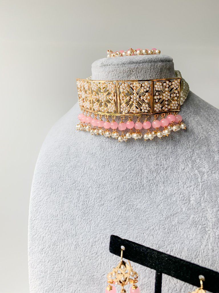 Committed Choker in Light Pink Necklace Sets THE KUNDAN SHOP 