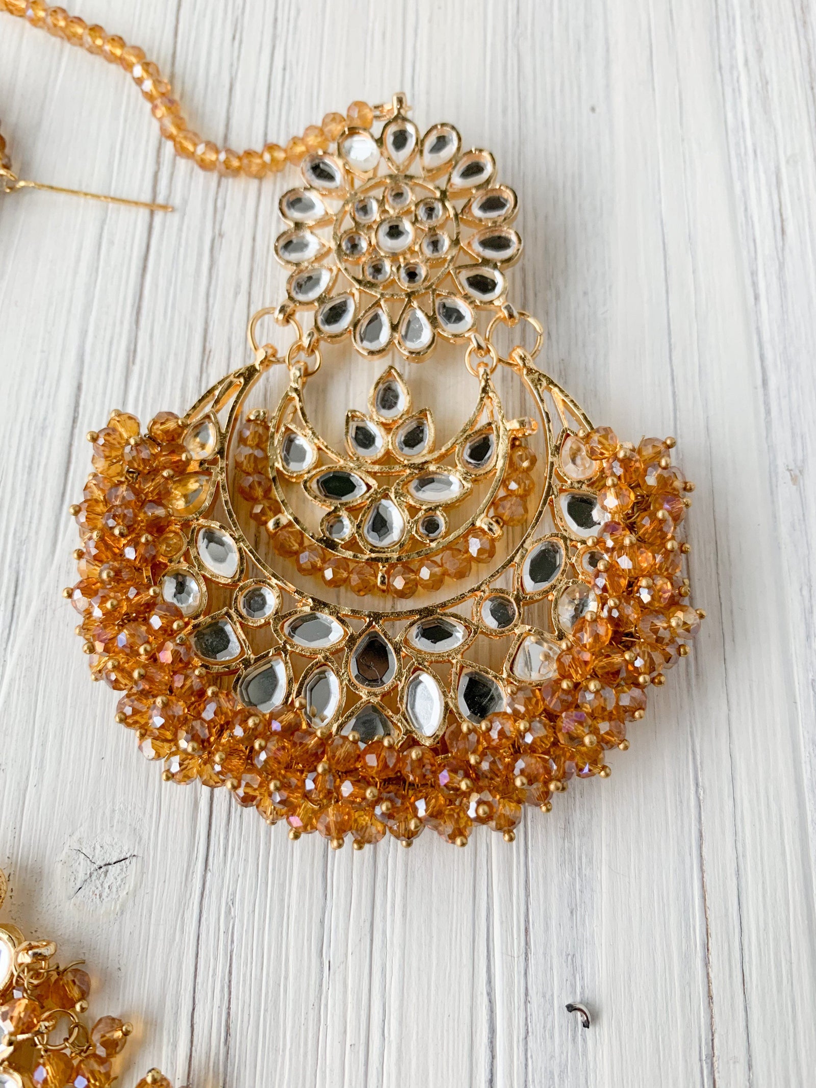 Glistening Mirror in Marmalade Earrings + Tikka THE KUNDAN SHOP 