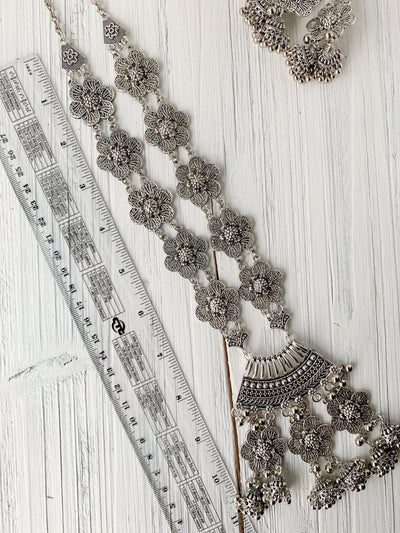 Daisy's in Silver Necklace Sets THE KUNDAN SHOP 
