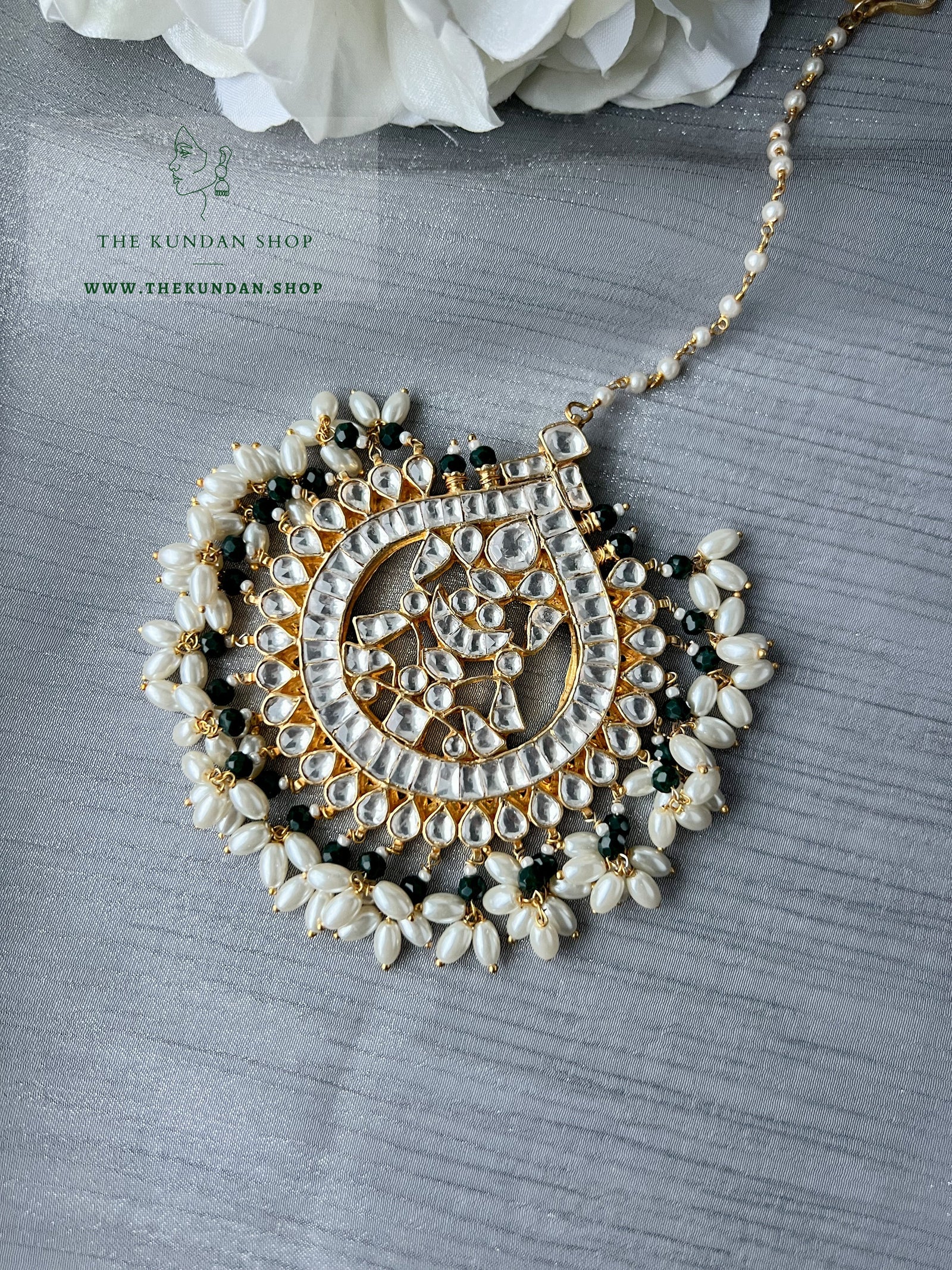 Voluminous Tikka Maangtikka THE KUNDAN SHOP 