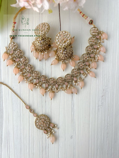 A Nice Touch in Peach Necklace Sets THE KUNDAN SHOP 