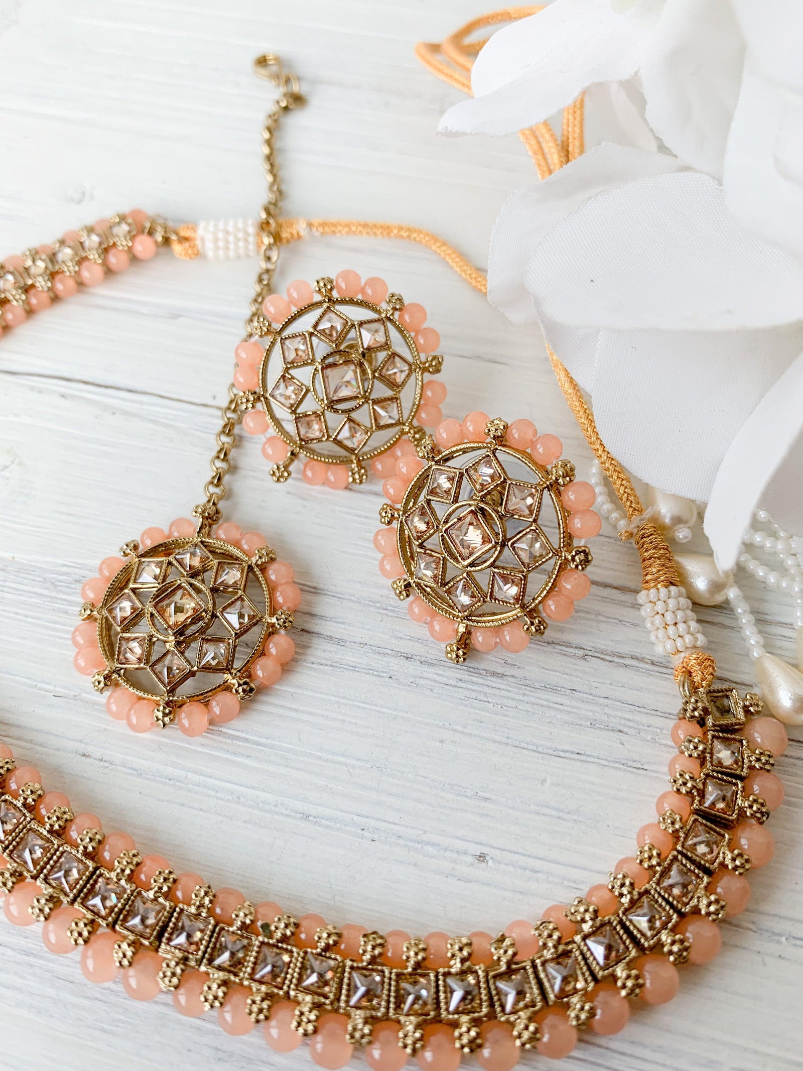 Simple in Peach Necklace Sets THE KUNDAN SHOP 
