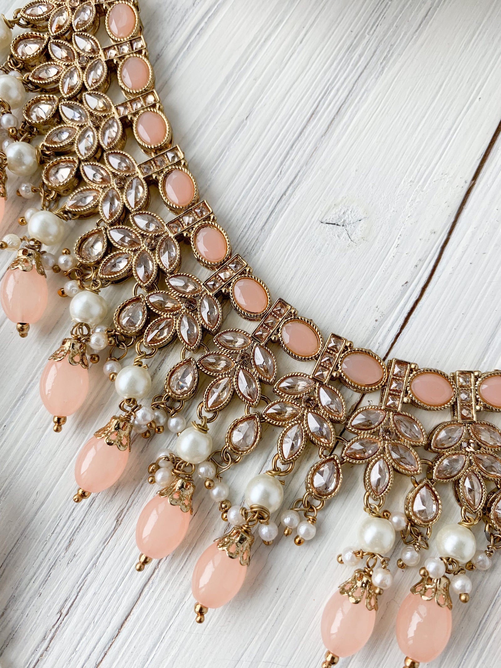 Runaway in Peach Necklace Sets THE KUNDAN SHOP 