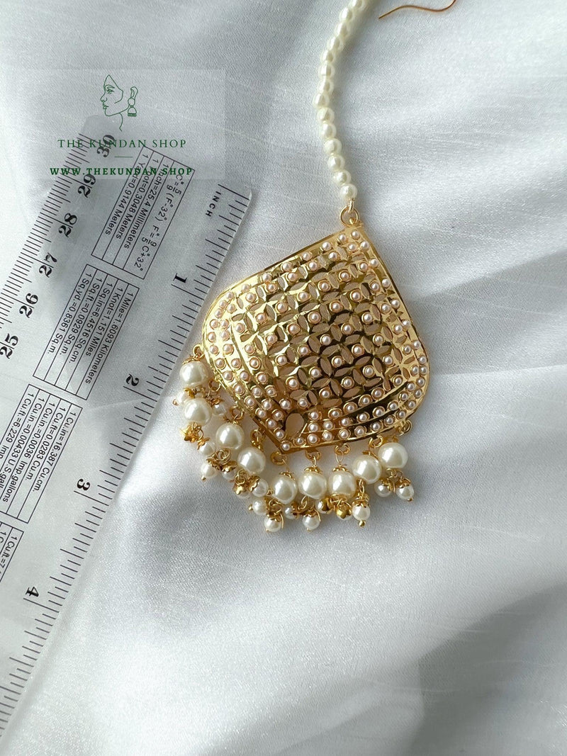 Attainable Tikka in Pearl Maangtikka THE KUNDAN SHOP 