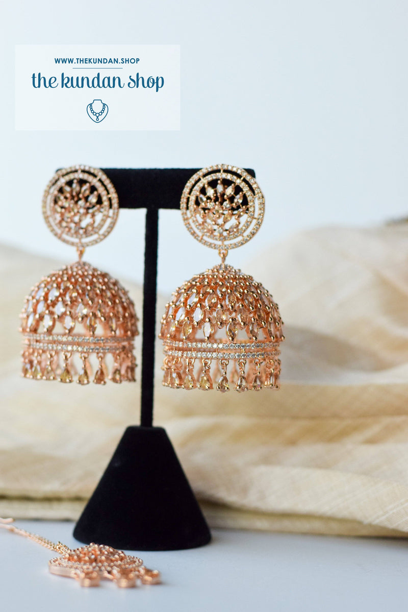 Allusive Jhumkis in Rose Gold Earrings + Tikka THE KUNDAN SHOP 