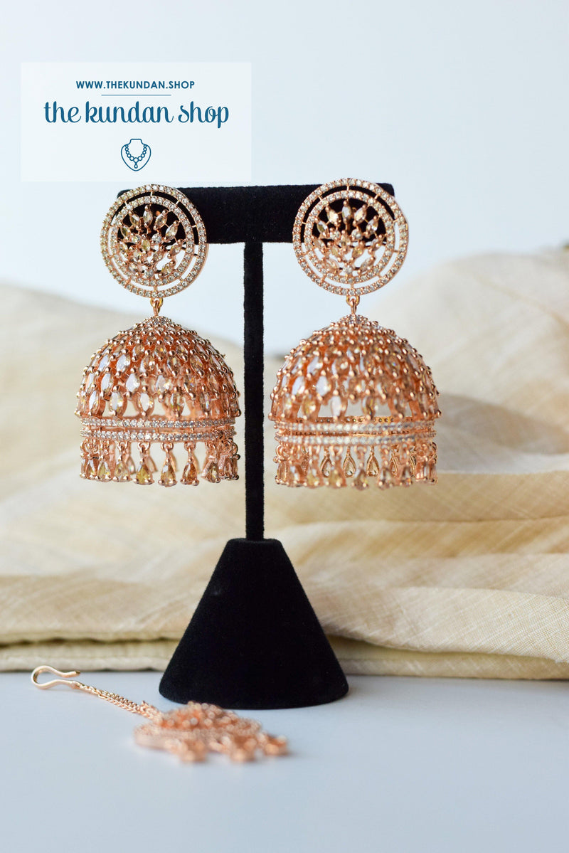 Allusive Jhumkis in Rose Gold Earrings + Tikka THE KUNDAN SHOP 