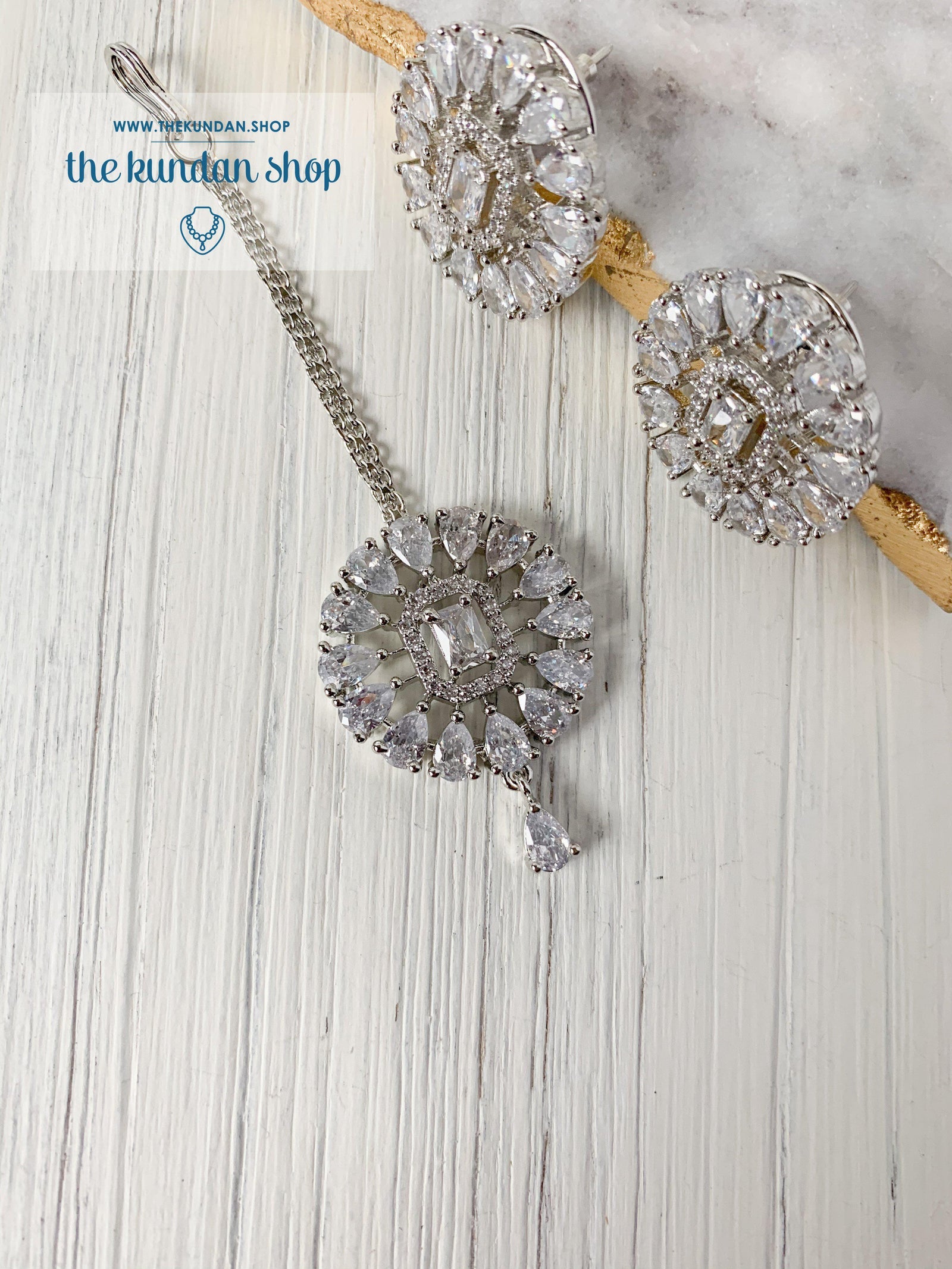 Round AD Studs & Tikka Earrings + Tikka THE KUNDAN SHOP 
