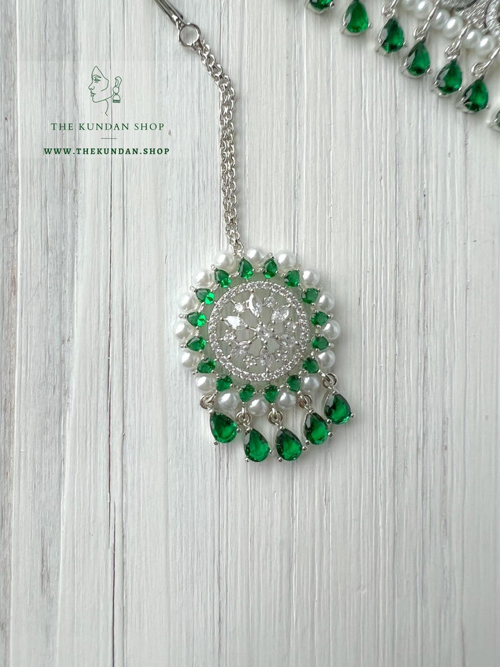 A Teardrop Stone in Silver & Emerald Necklace Sets THE KUNDAN SHOP 