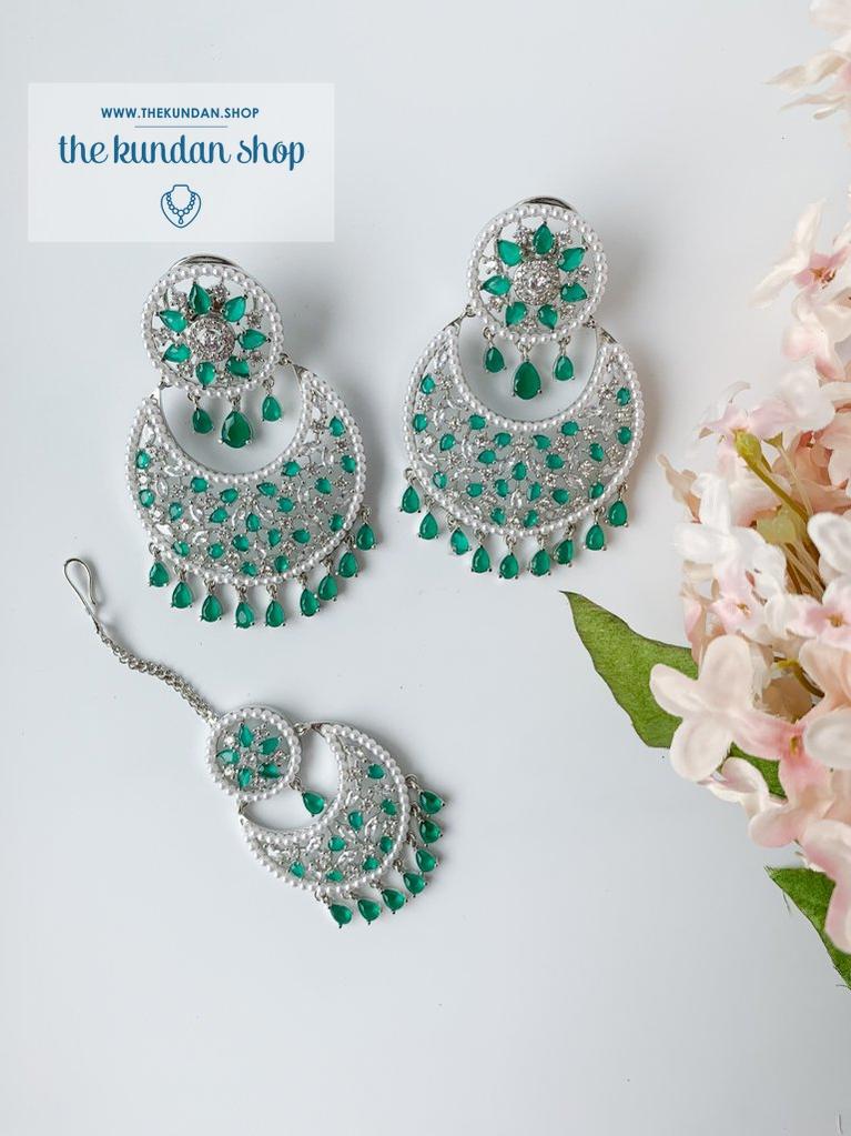 Decisive in Silver & Emerald Earrings + Tikka THE KUNDAN SHOP 