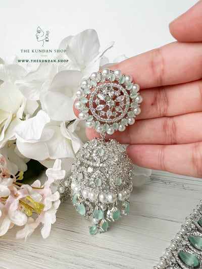 A Teardrop Stone in Silver & Mint Necklace Sets THE KUNDAN SHOP 