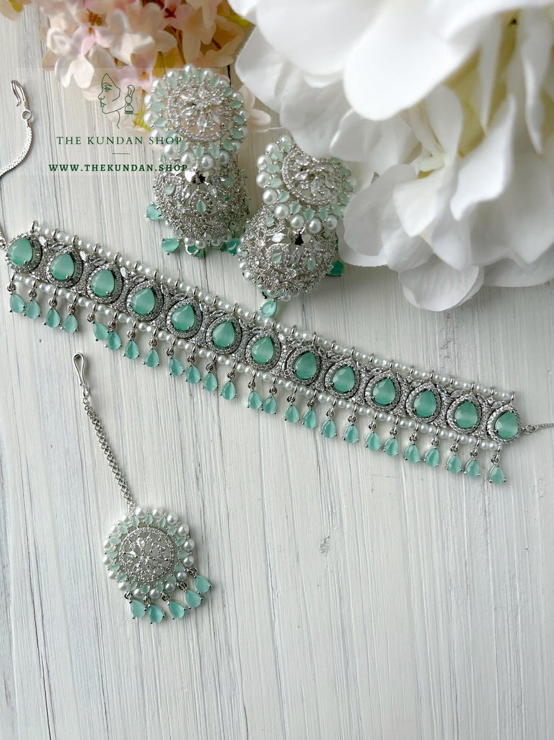 A Teardrop Stone in Silver & Mint Necklace Sets THE KUNDAN SHOP 