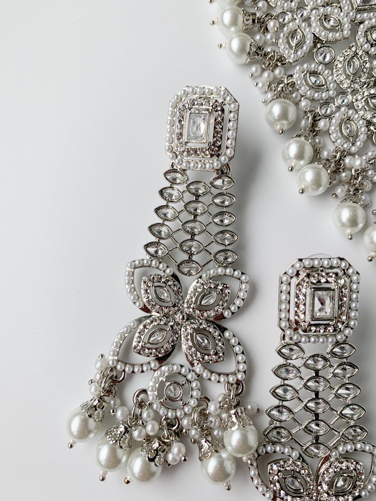 Monarch in Silver Necklace Sets THE KUNDAN SHOP 