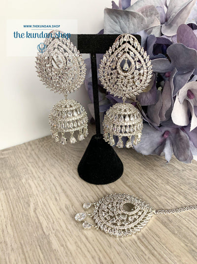 Reigning Queen in Silver Earrings + Tikka THE KUNDAN SHOP 