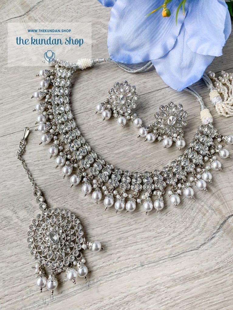 Bewilder in Silver Necklace Sets THE KUNDAN SHOP 