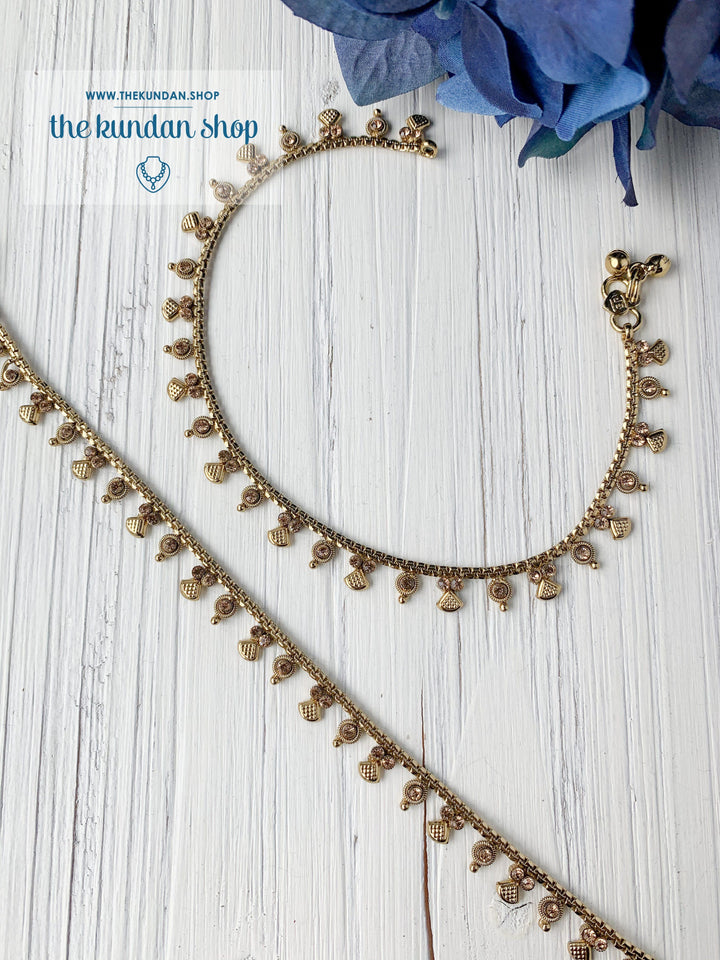 A Layer of Rhinestones - Dainty Anklets Anklets THE KUNDAN SHOP 