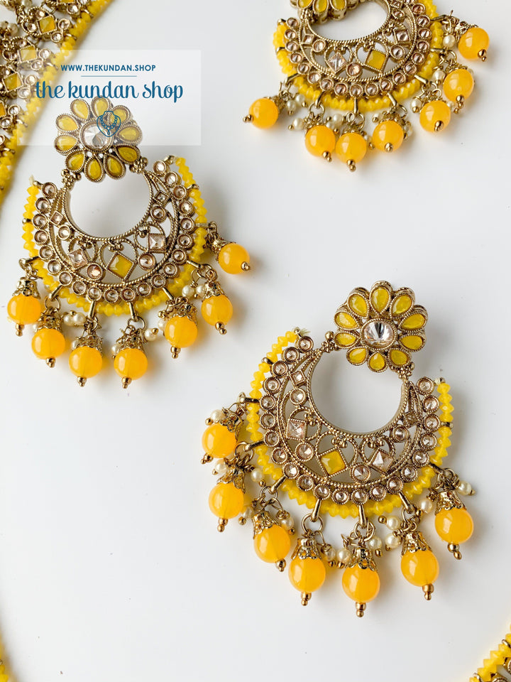 Dynamic in Yellow Necklace Sets THE KUNDAN SHOP 