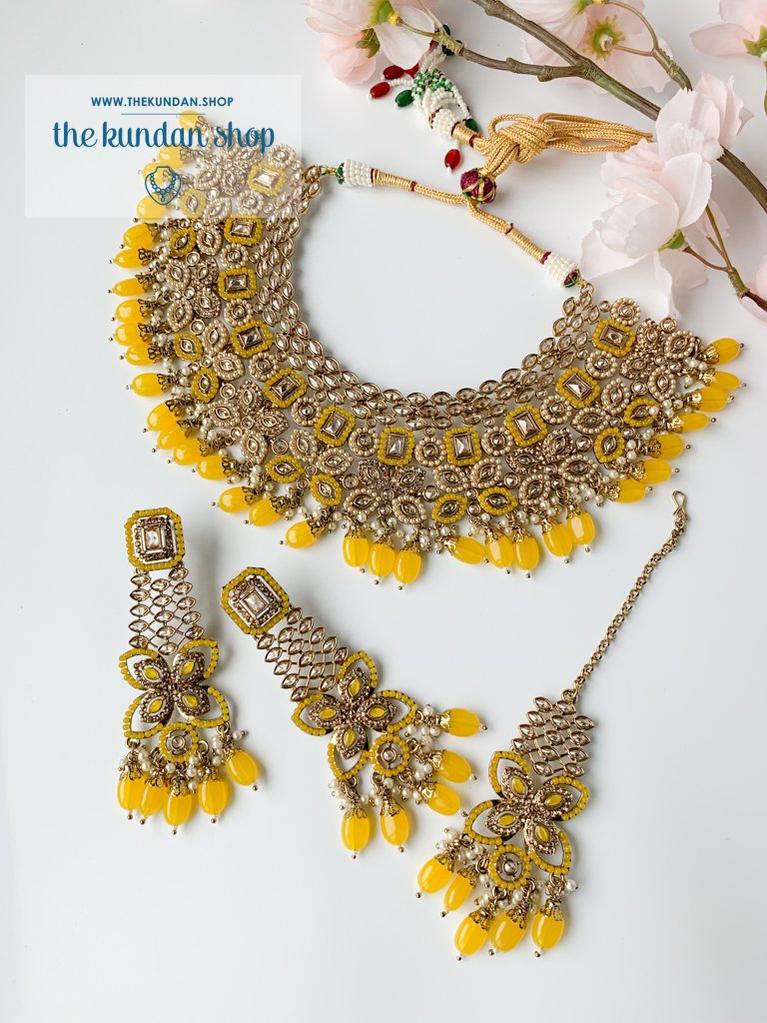 Monarch in Yellow Necklace Sets THE KUNDAN SHOP 