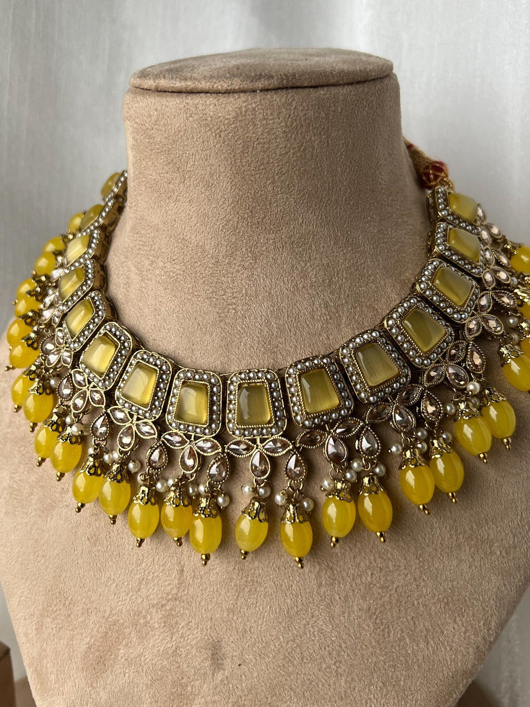Second Glance in Yellow Necklace Sets THE KUNDAN SHOP 