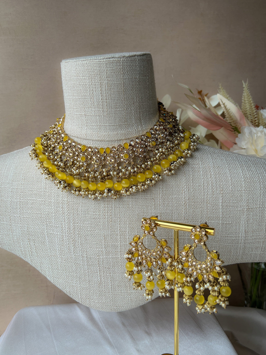 Moderate in Yellow Necklace Sets THE KUNDAN SHOP 