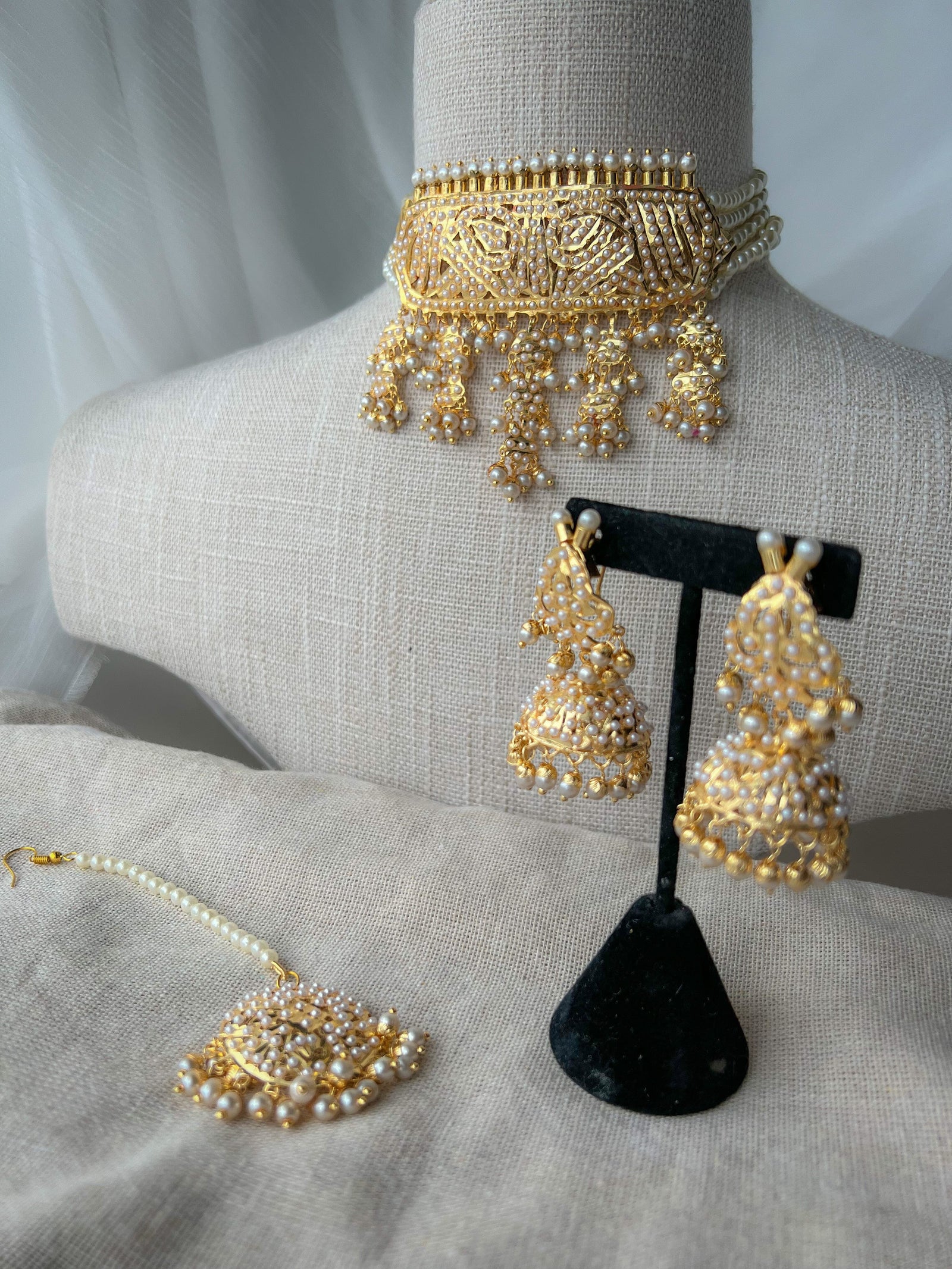 Compliment Choker in Pearl Necklace Sets THE KUNDAN SHOP 